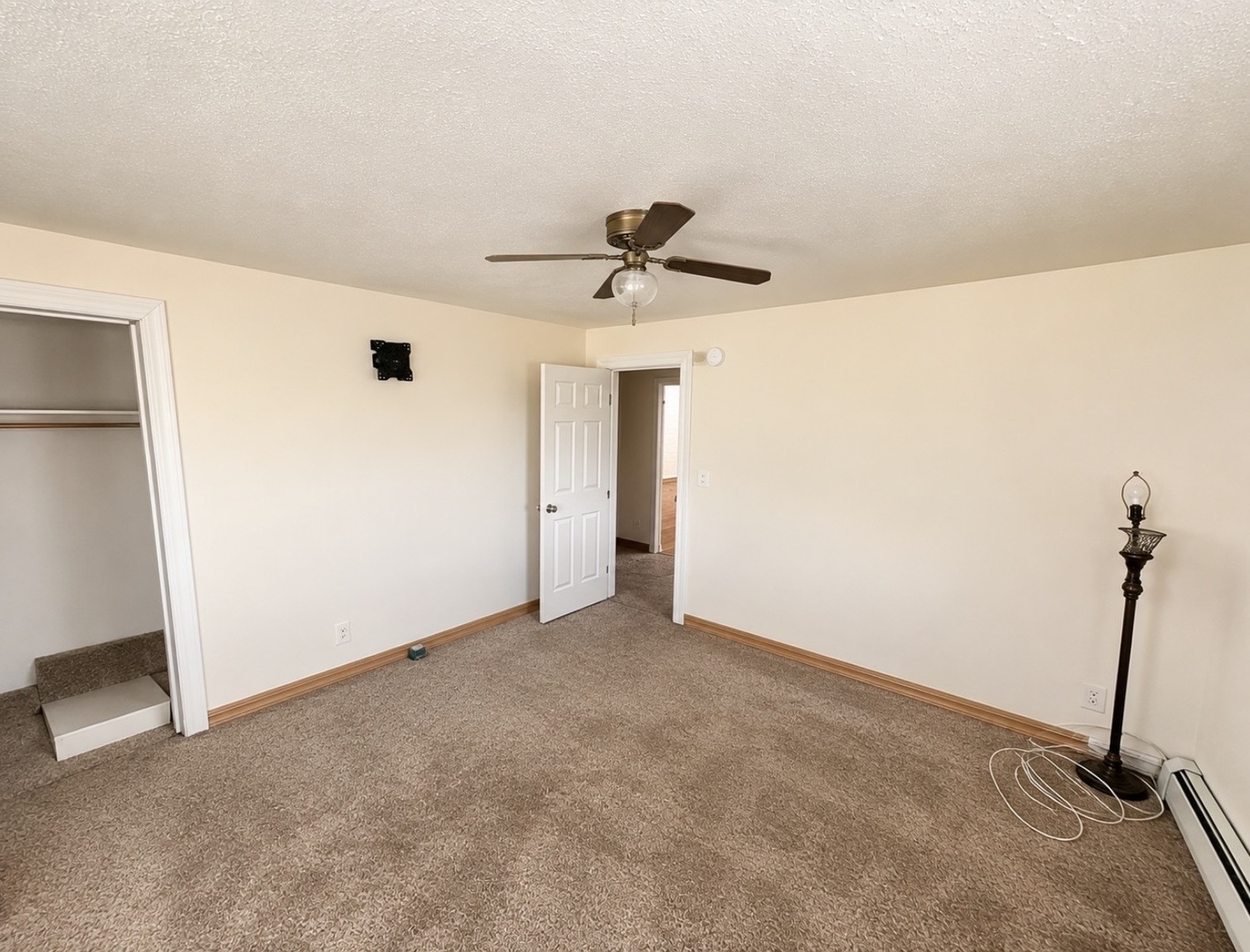 1037 Glenn Drive B Property Photo 6