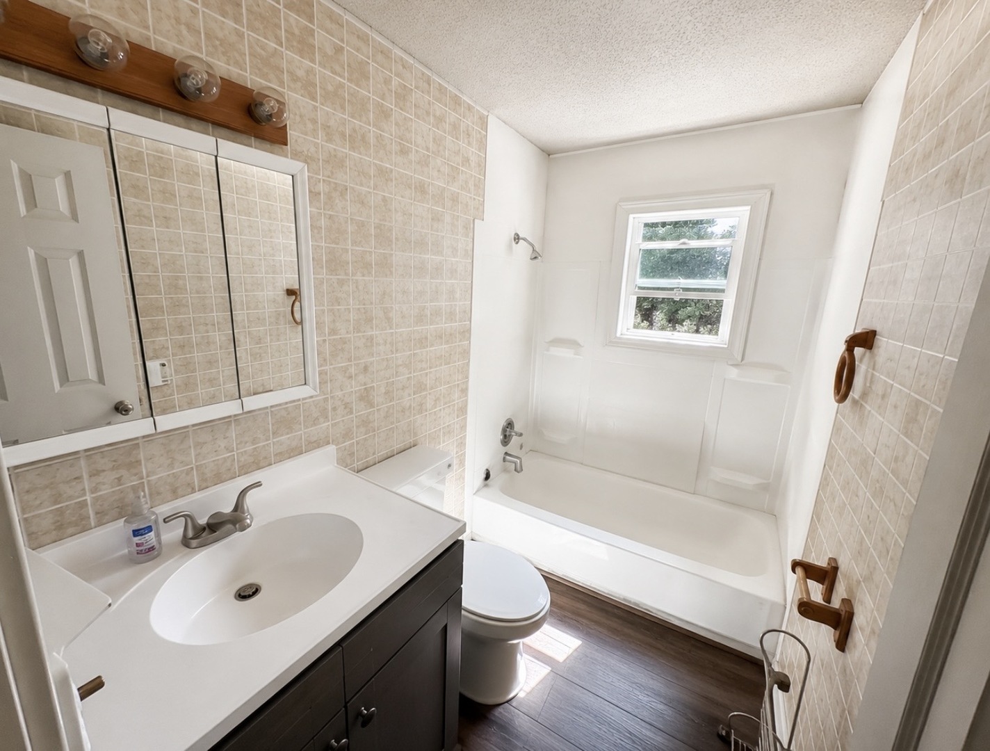1037 Glenn Drive B Property Photo 12