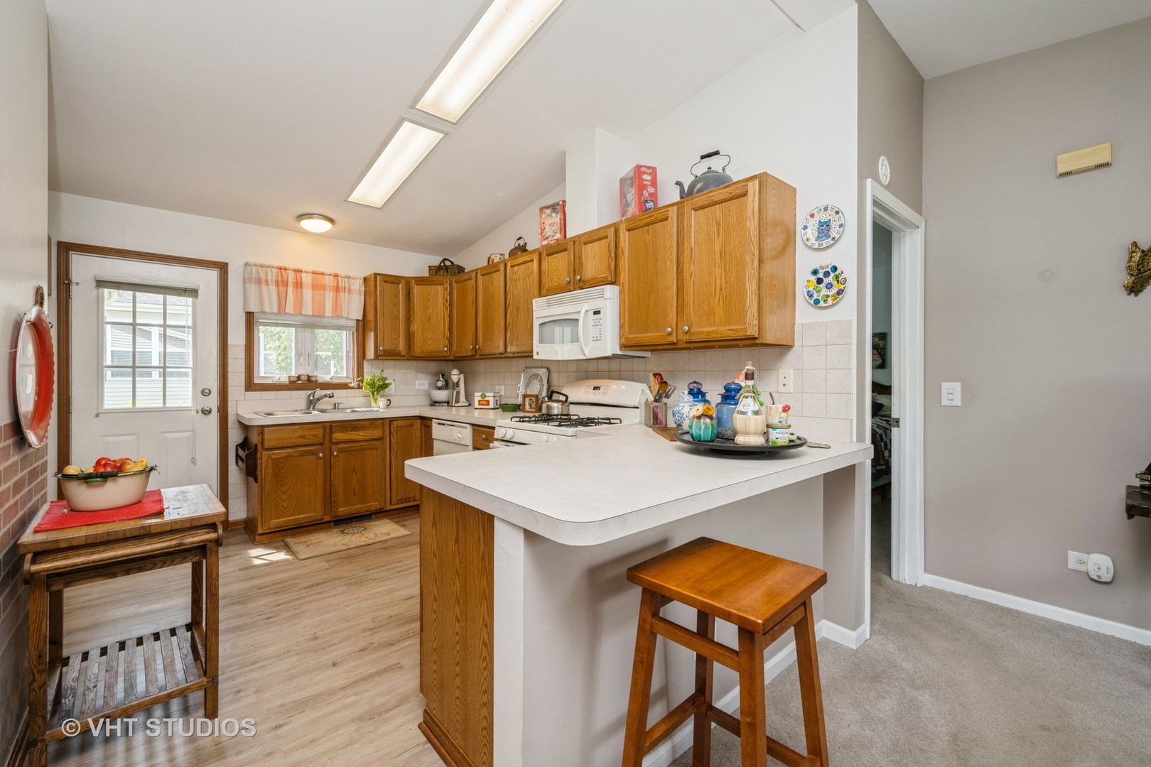 1016 Castleton Court Property Photo 7