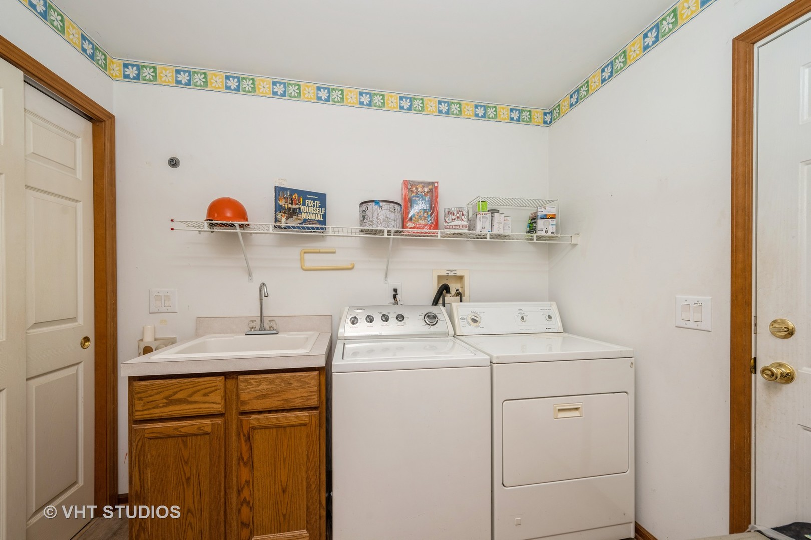 1016 Castleton Court Property Photo 9