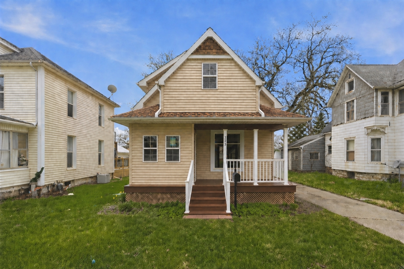 323 Douglas Avenue Property Photo 1