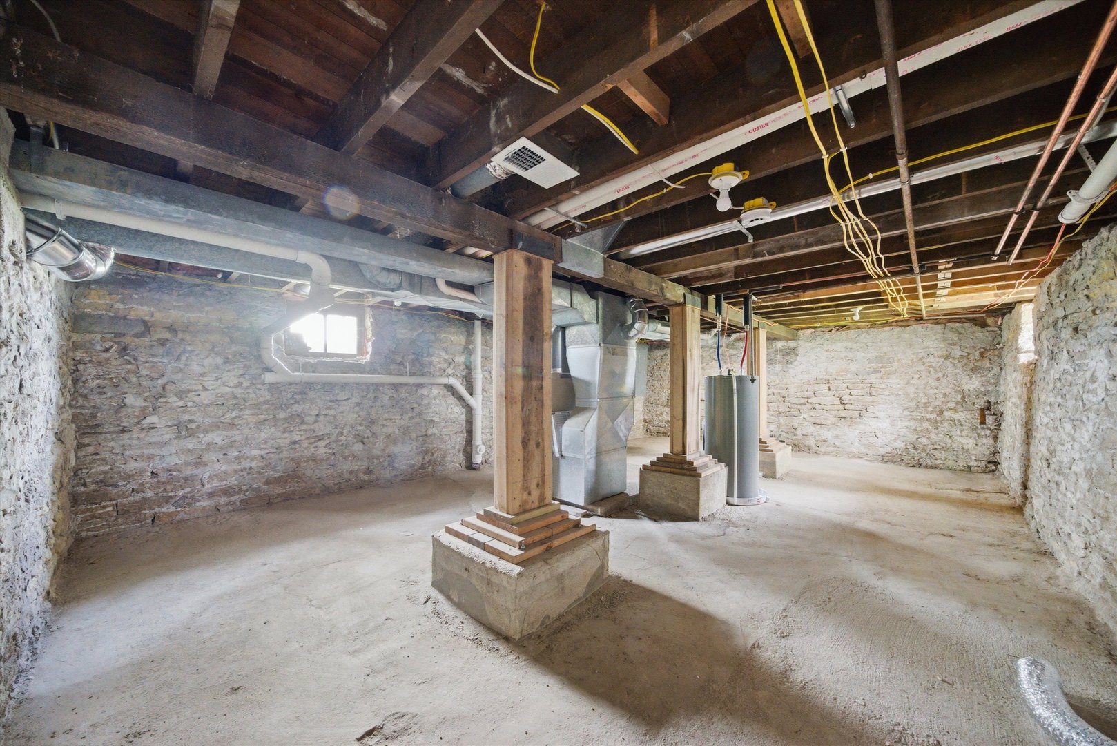 323 Douglas Avenue Property Photo 13