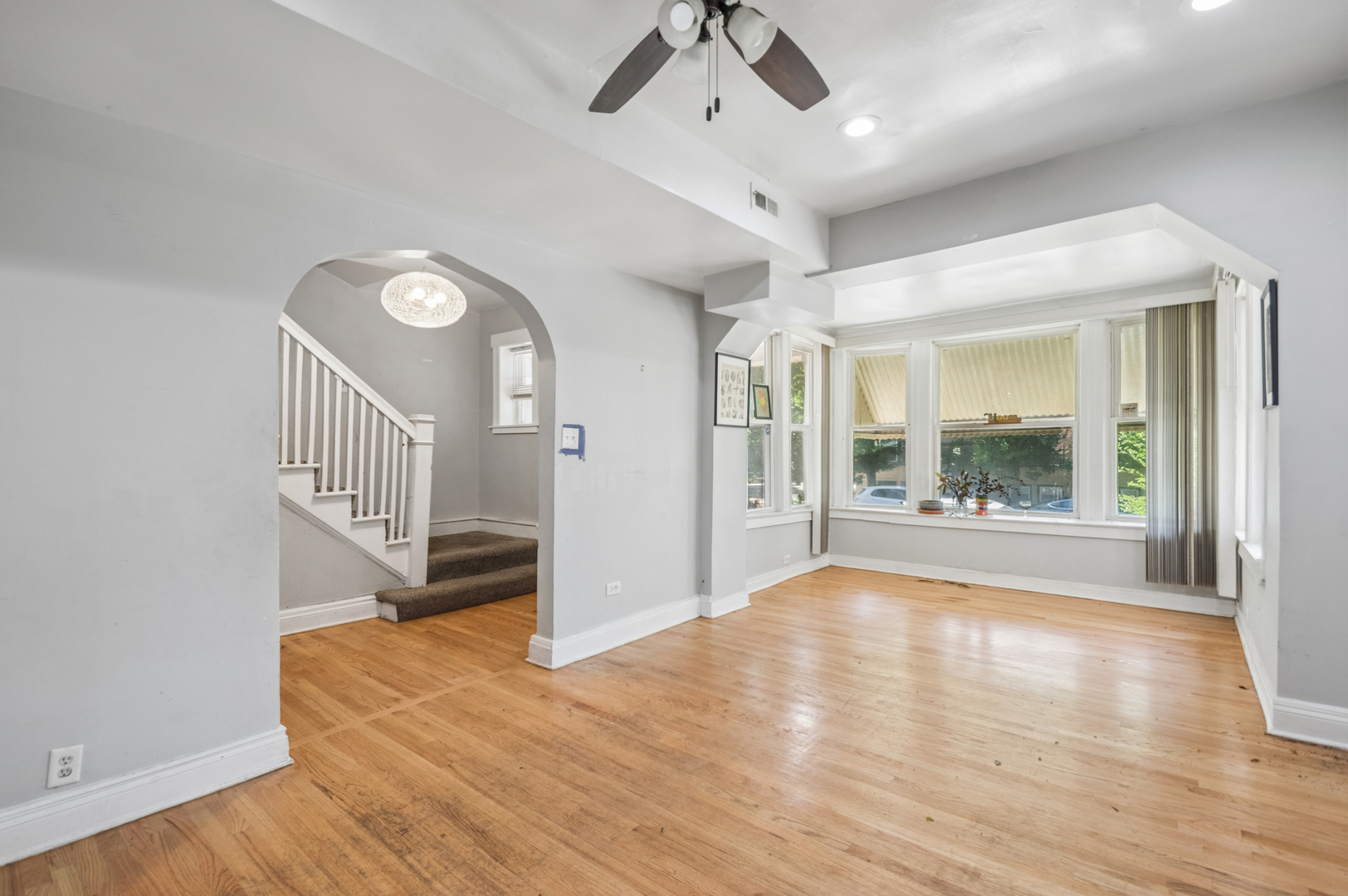 6655 S University Avenue Property Photo 2