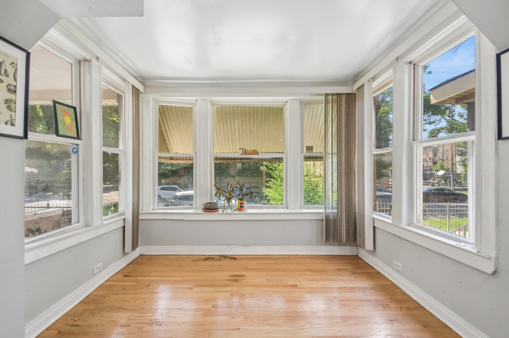 6655 S University Avenue Property Photo 3