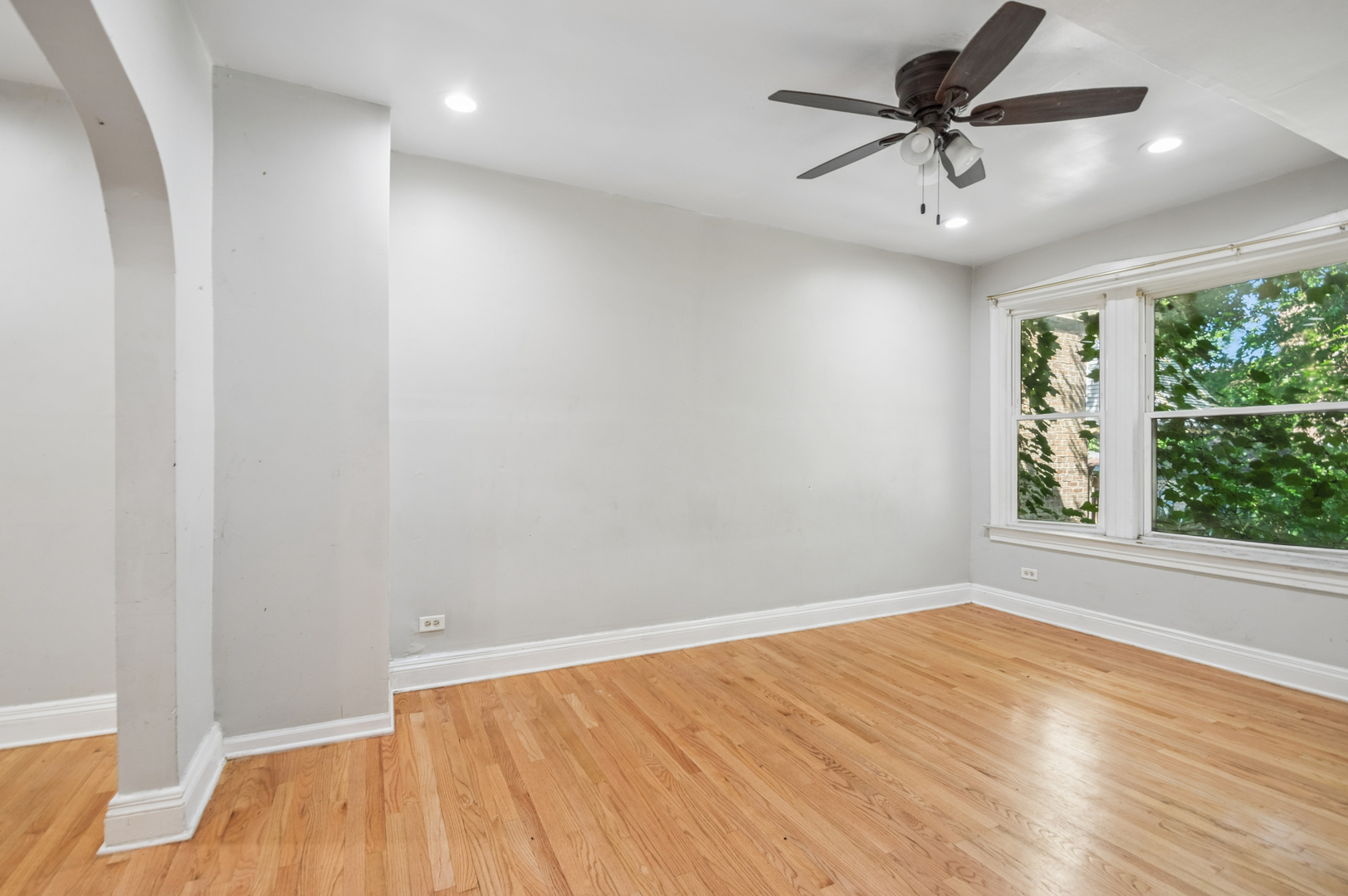 6655 S University Avenue Property Photo 7