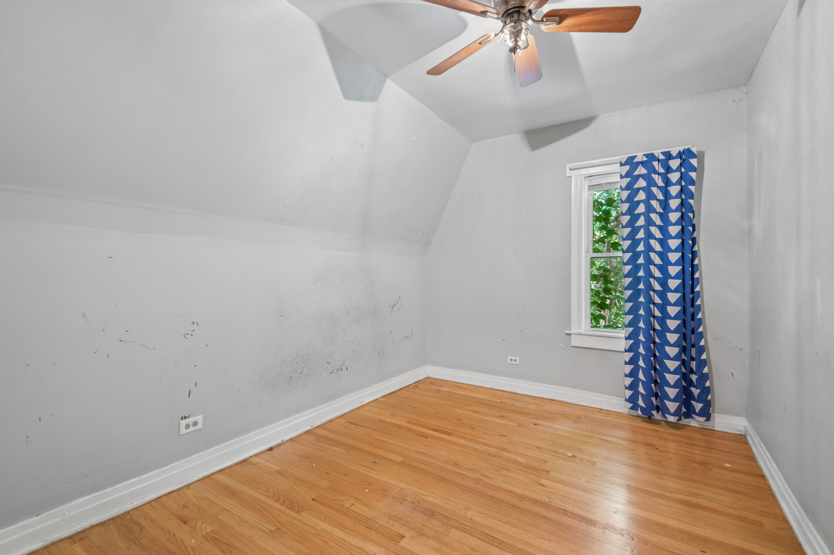 6655 S University Avenue Property Photo 12