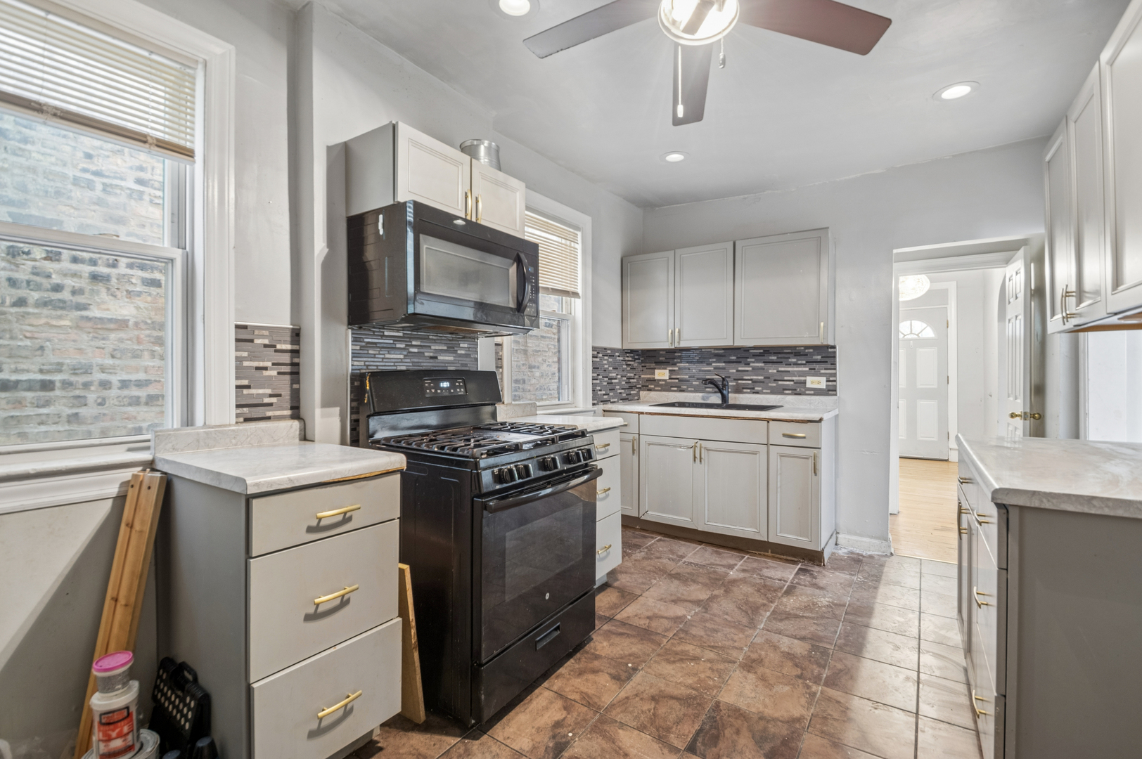6655 S University Avenue Property Photo 15