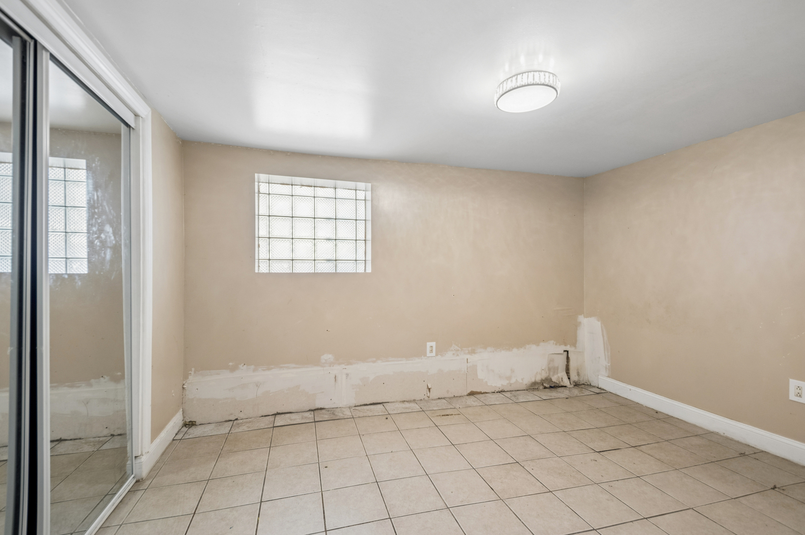 6655 S University Avenue Property Photo 18