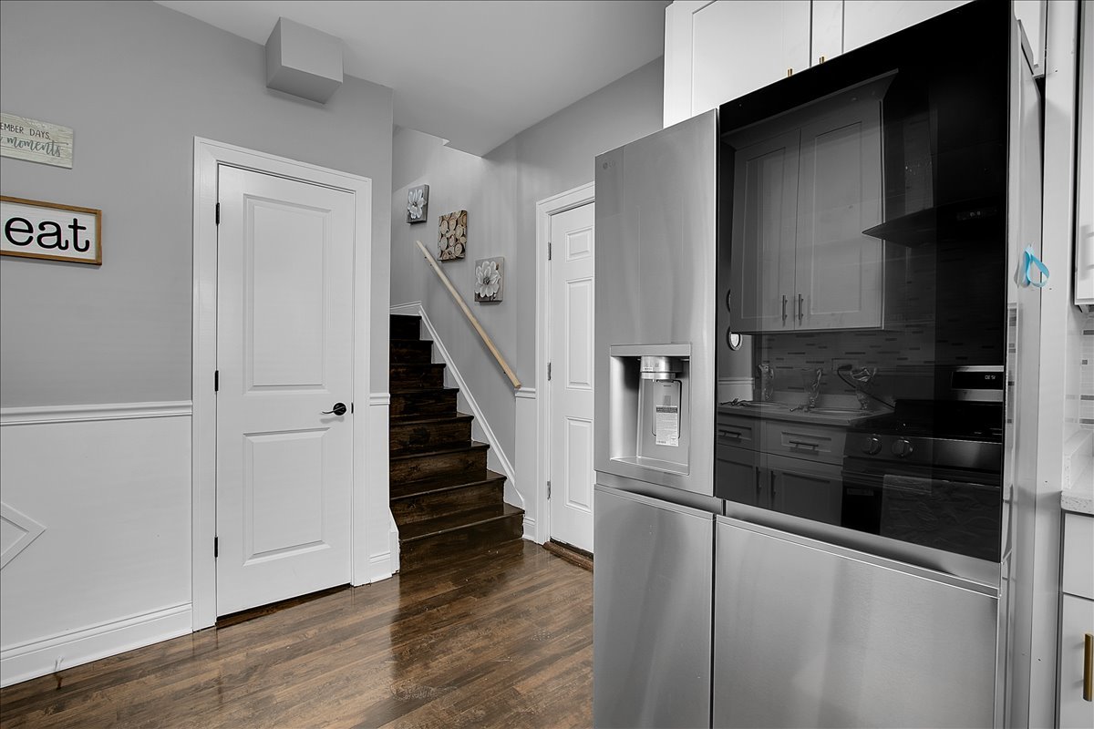 11412 S King Drive Property Photo 8