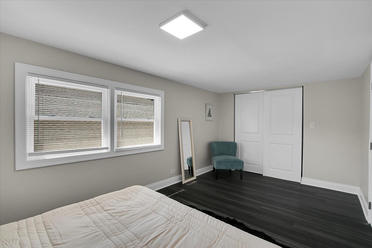11412 S King Drive Property Photo 18