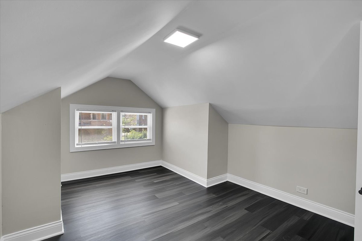 11412 S King Drive Property Photo 21