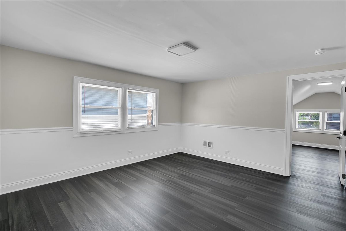 11412 S King Drive Property Photo 23