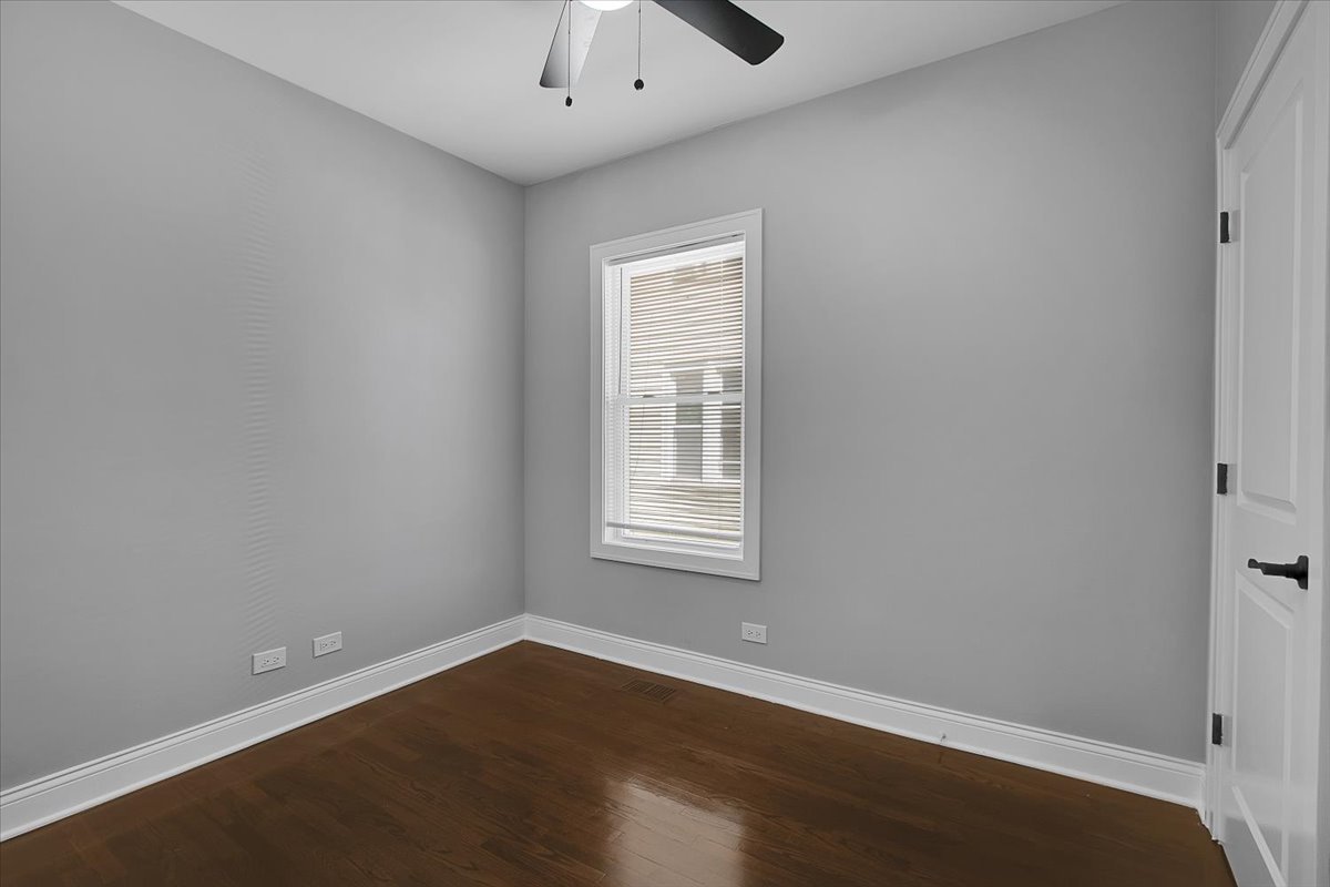 11412 S King Drive Property Photo 27