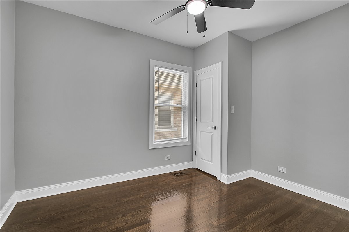 11412 S King Drive Property Photo 29