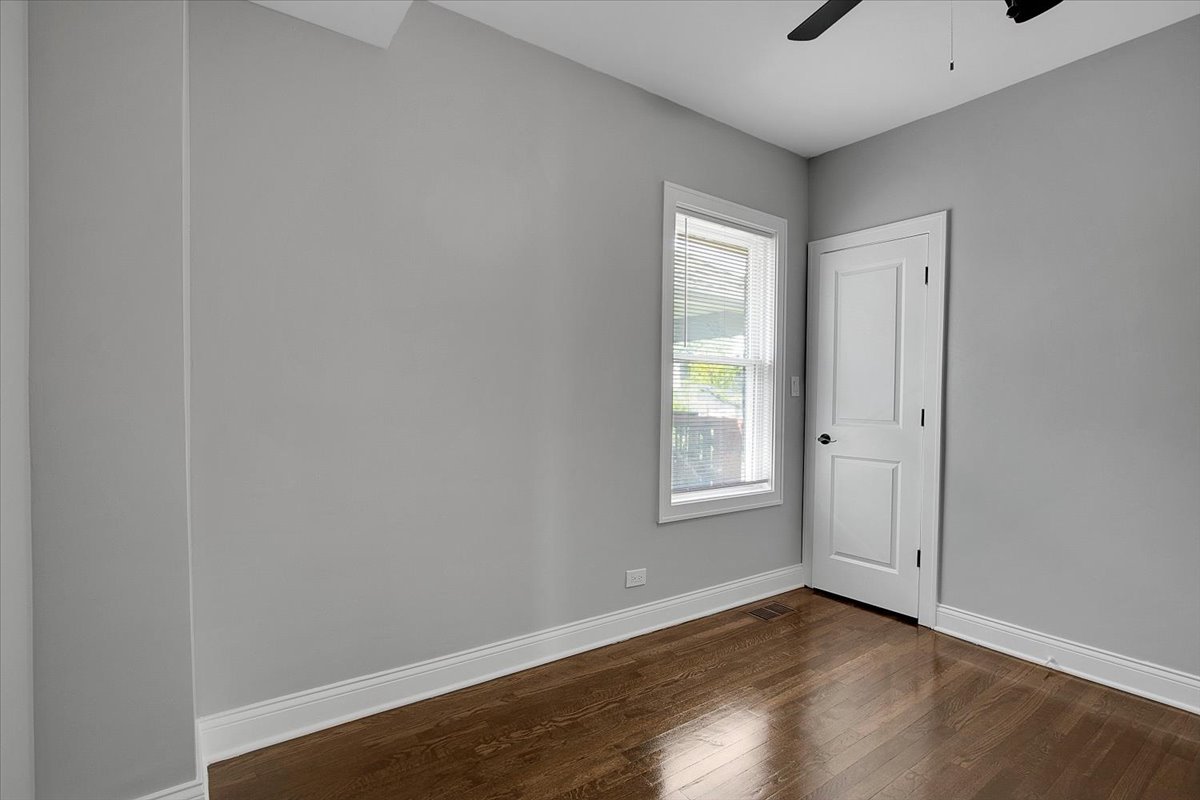 11412 S King Drive Property Photo 32