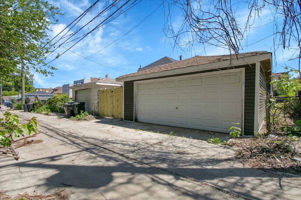 11412 S King Drive Property Photo 38