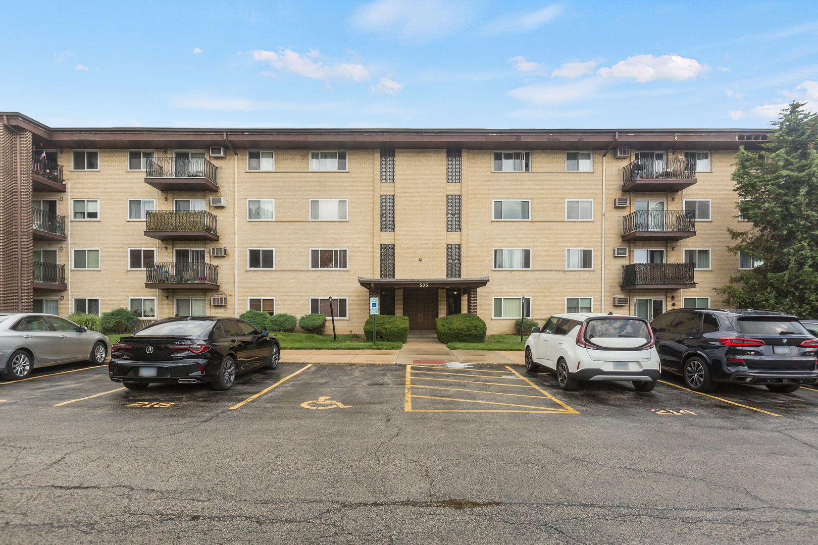 535 S Cleveland Avenue 406 Property Photo 1