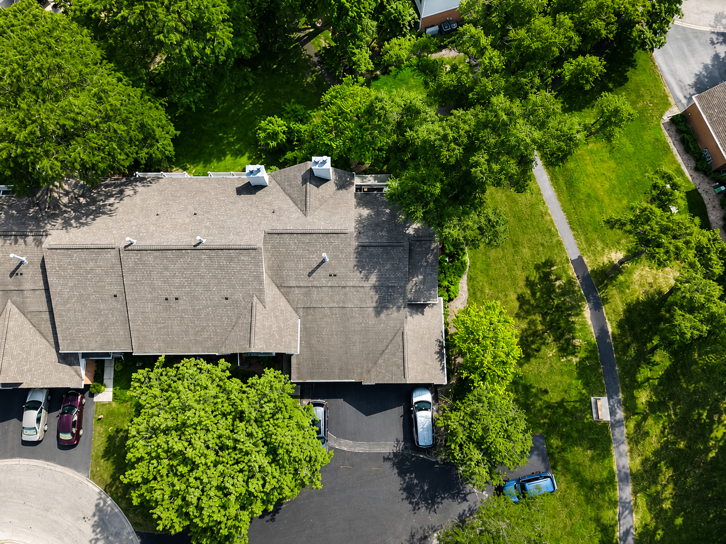 585 Edinburgh Lane B Property Photo 33