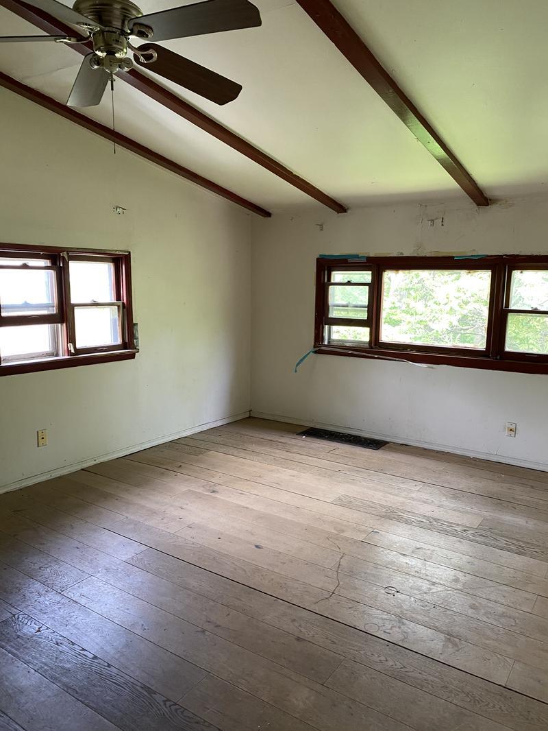 14851 Perry Avenue Property Photo 6