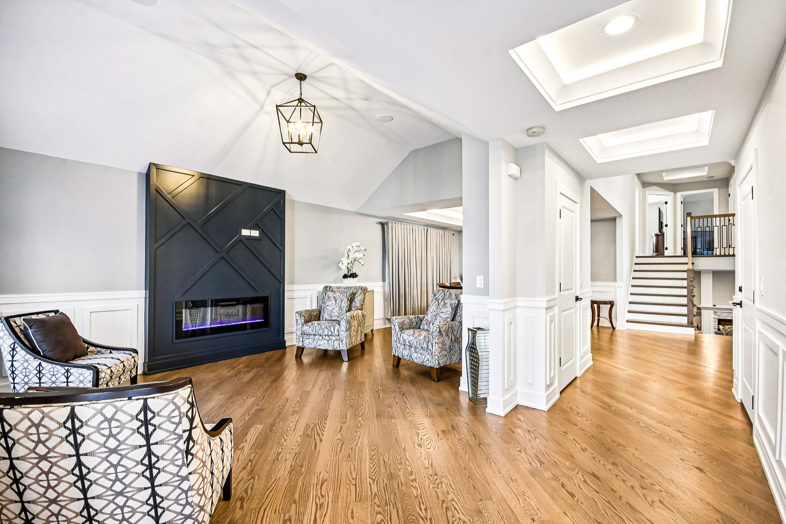 8200 S Normandy Avenue Property Photo 3