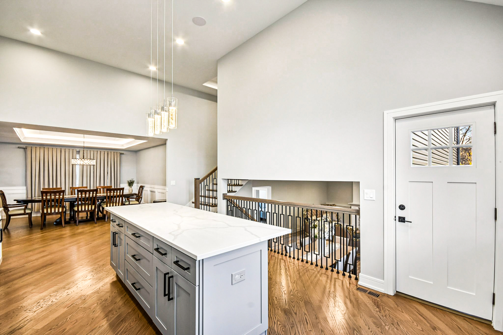 8200 S Normandy Avenue Property Photo 11