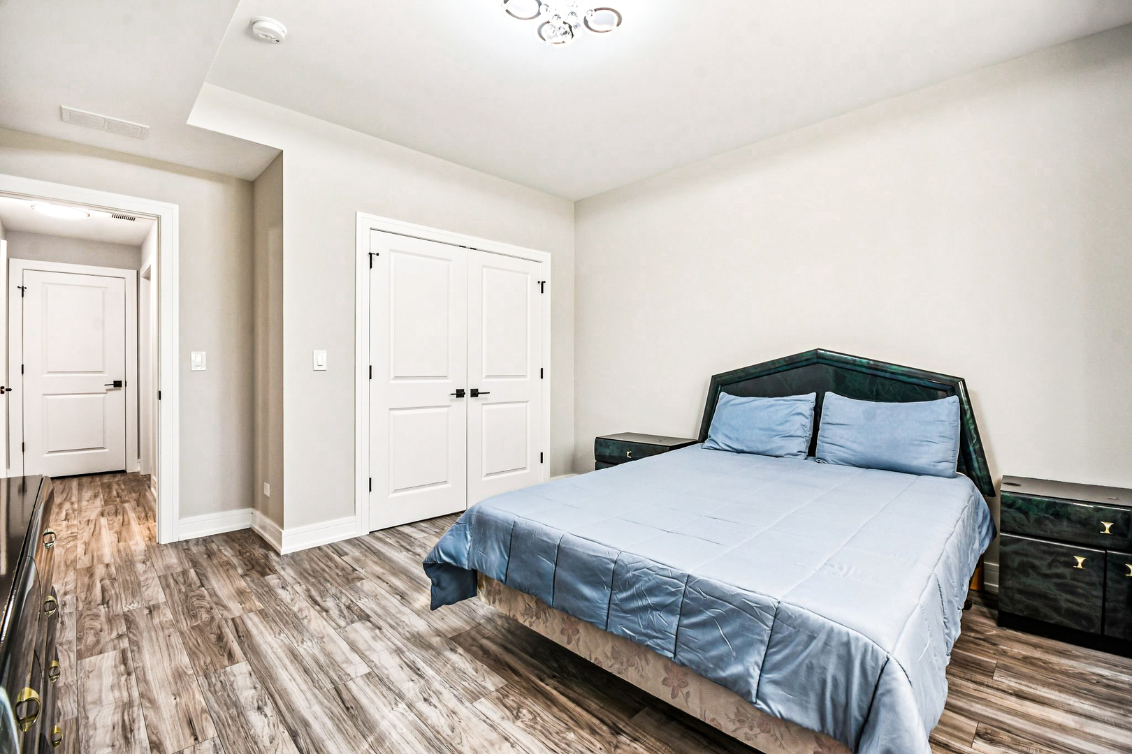 8200 S Normandy Avenue Property Photo 27