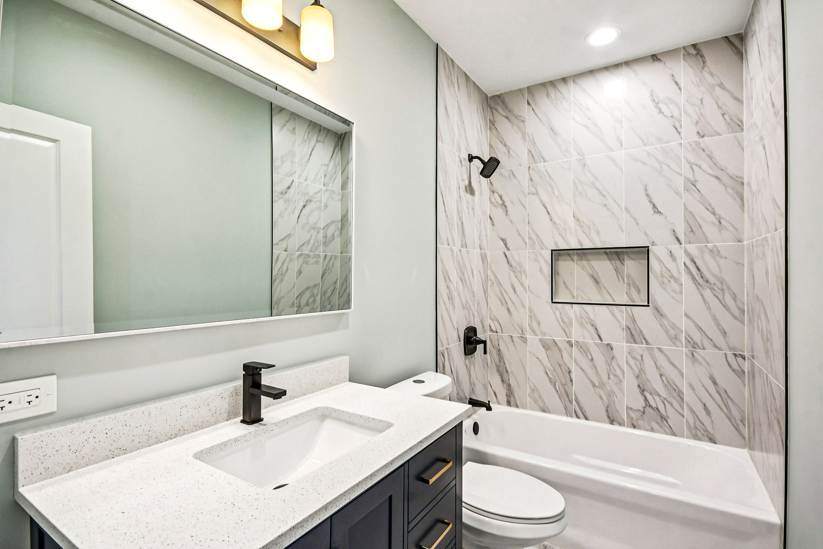 8200 S Normandy Avenue Property Photo 34