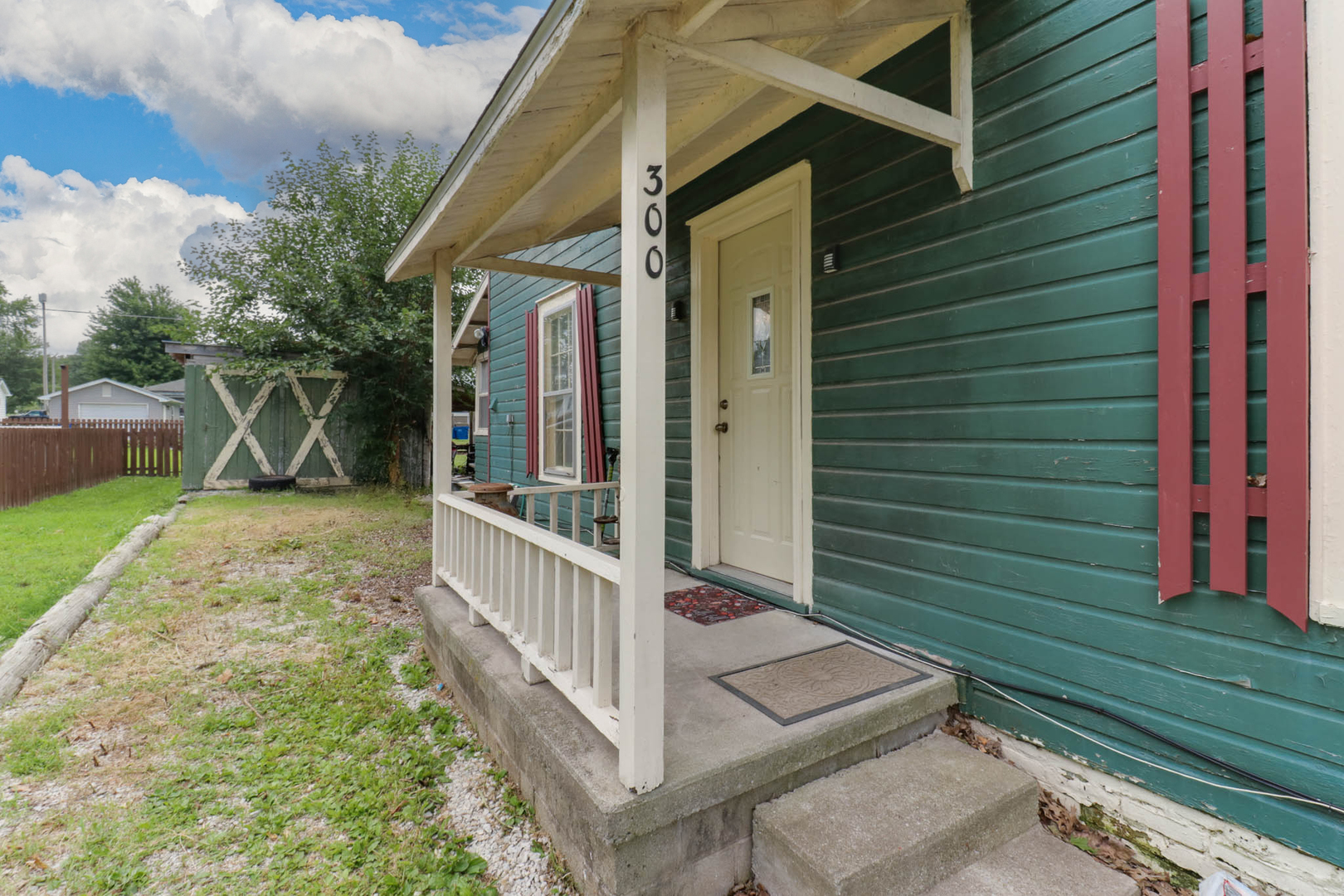 300 N Bogardus Street Property Photo 3