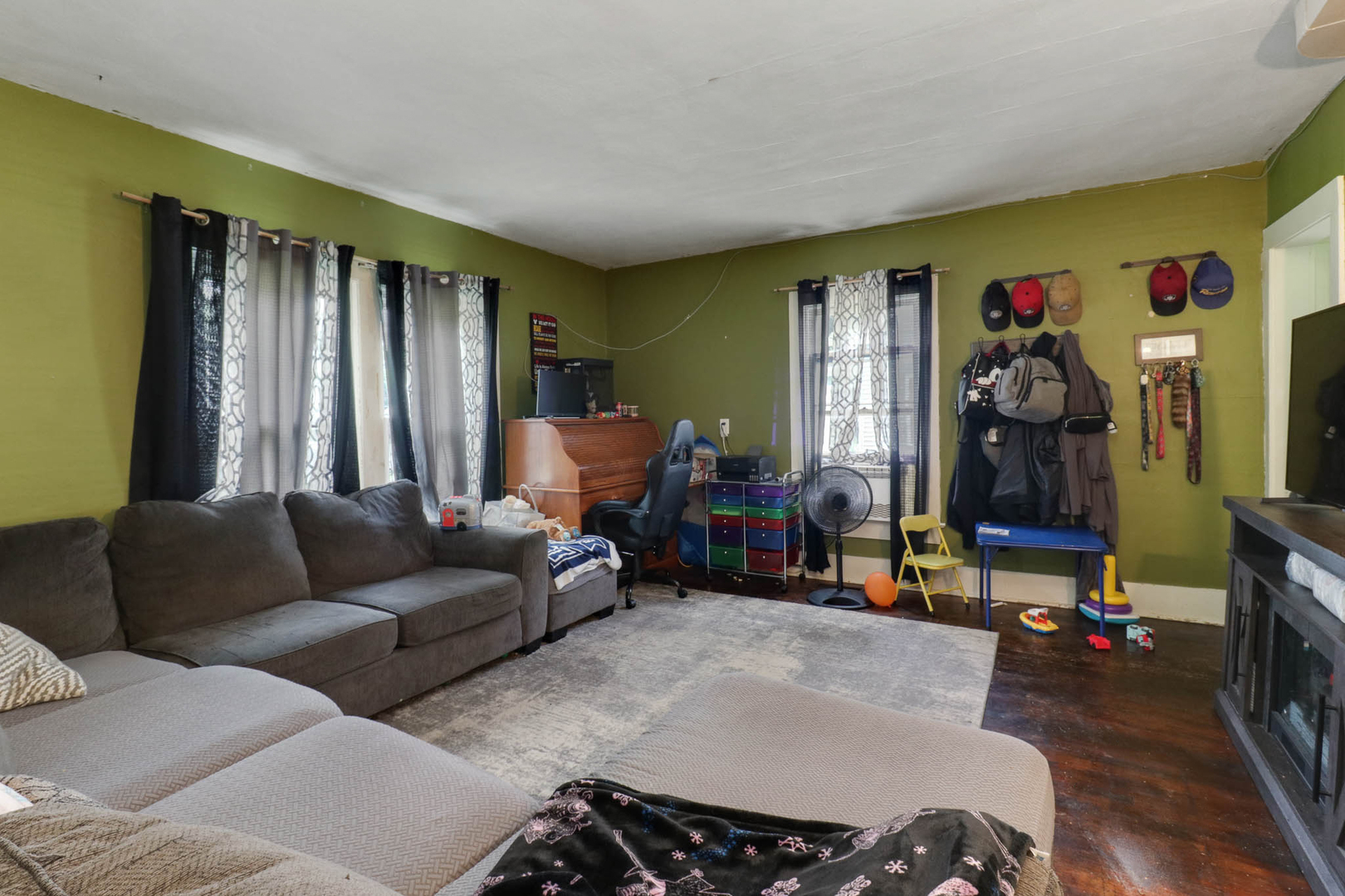 300 N Bogardus Street Property Photo 5