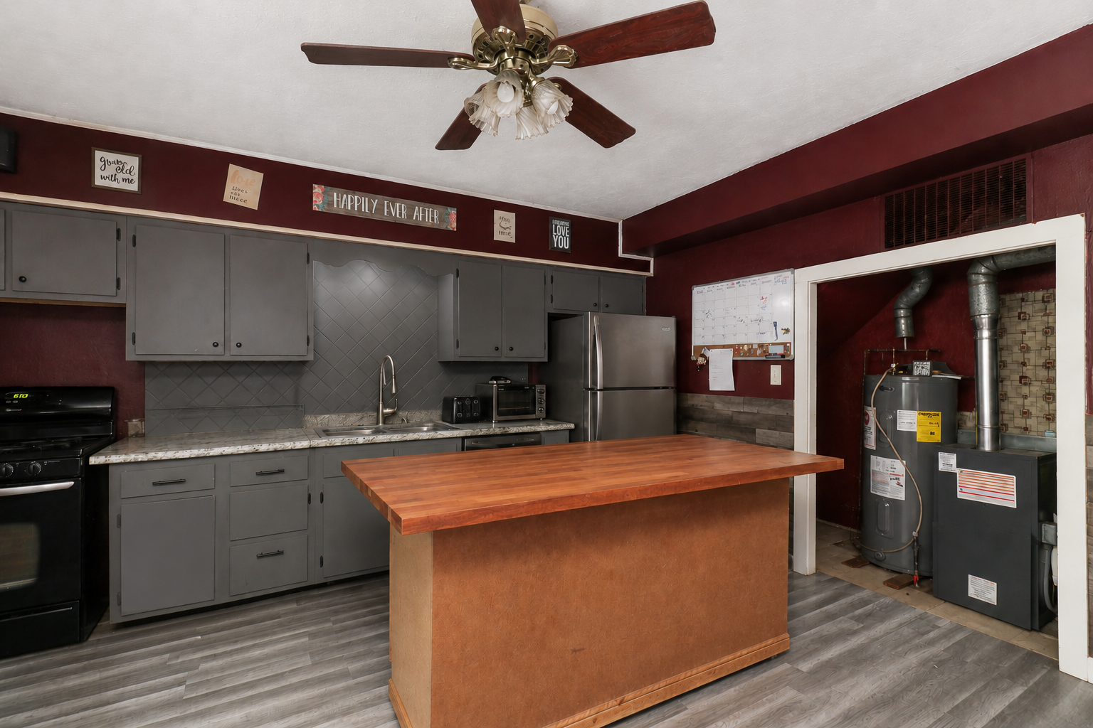 300 N Bogardus Street Property Photo 8