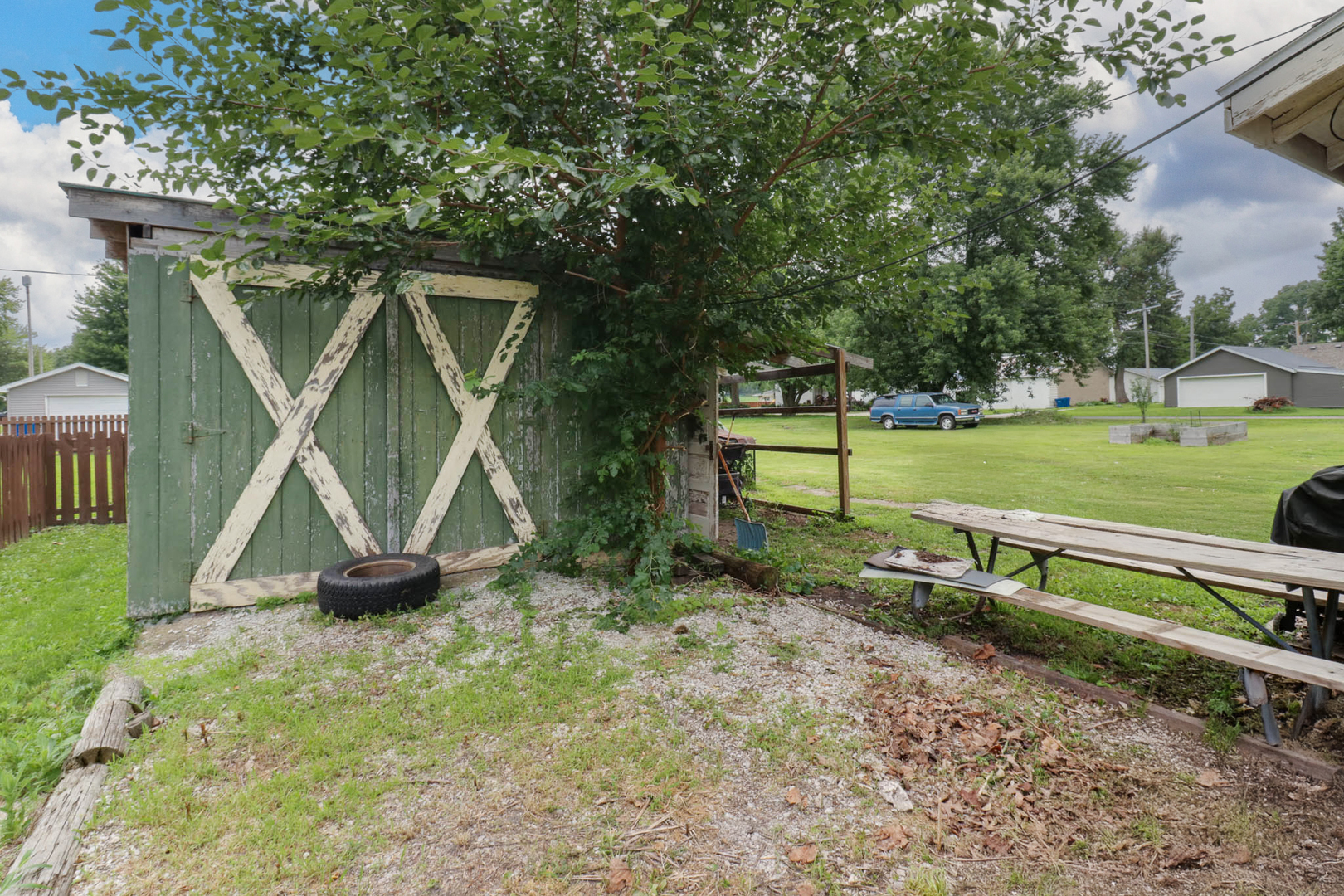 300 N Bogardus Street Property Photo 25