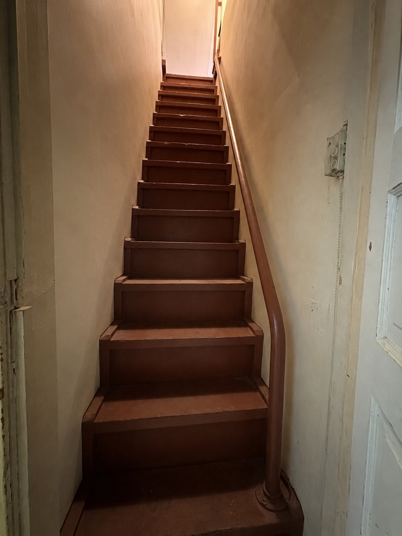 2104 S California Avenue Property Photo 6