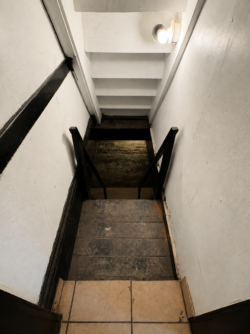 2104 S California Avenue Property Photo 19