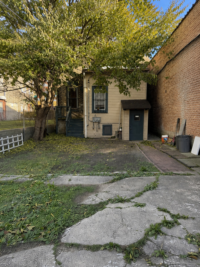2104 S California Avenue Property Photo 25
