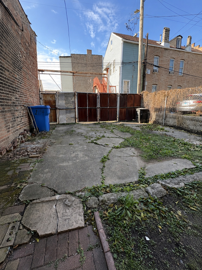 2104 S California Avenue Property Photo 27