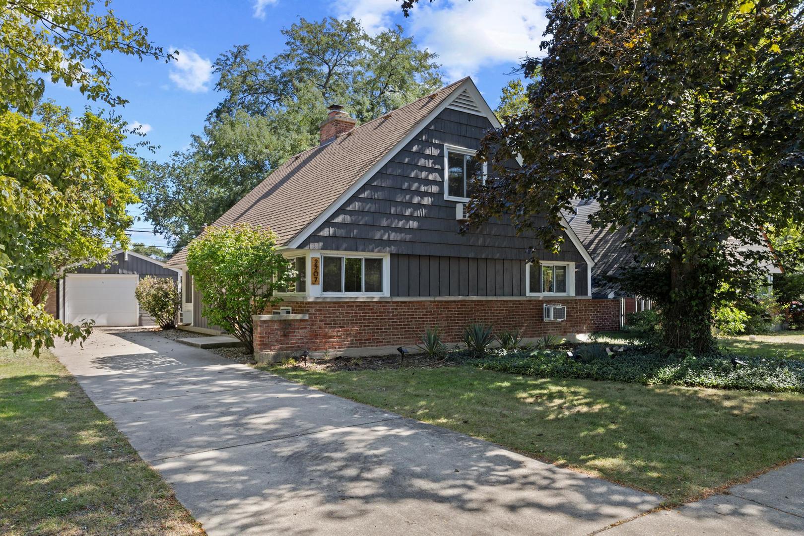 2207 Crawford Avenue Property Photo 1