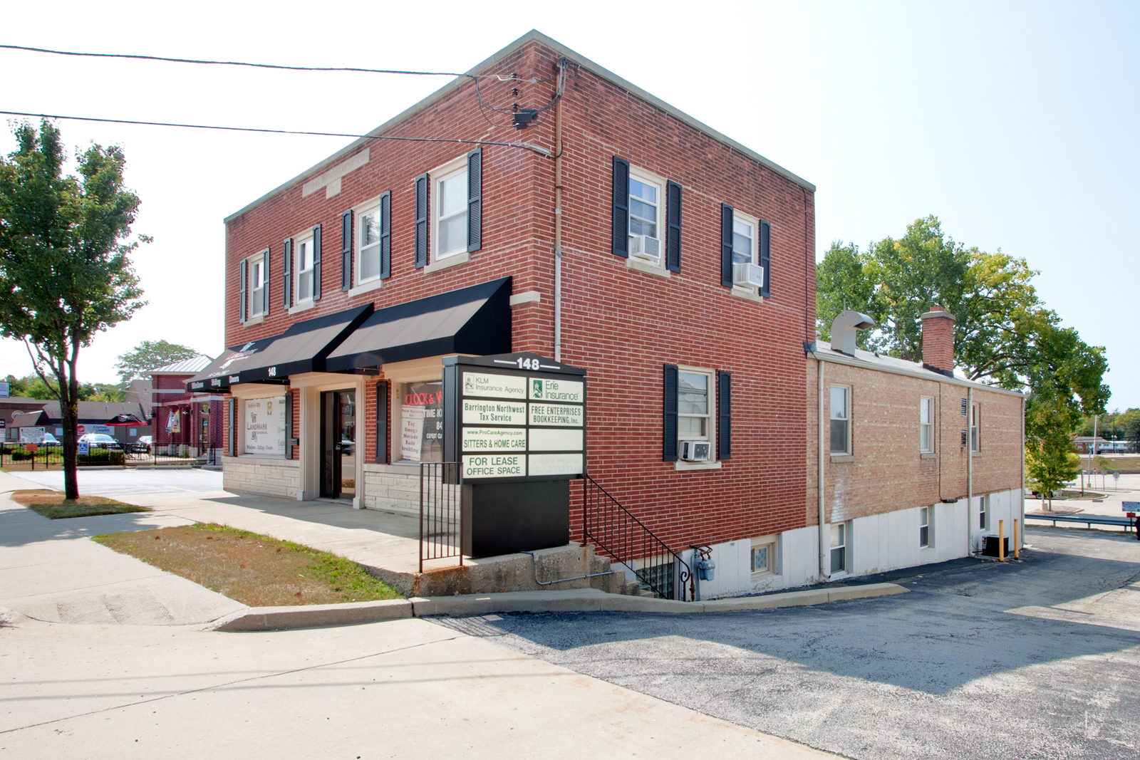 148 S Northwest Highway 6 Property Photo 2