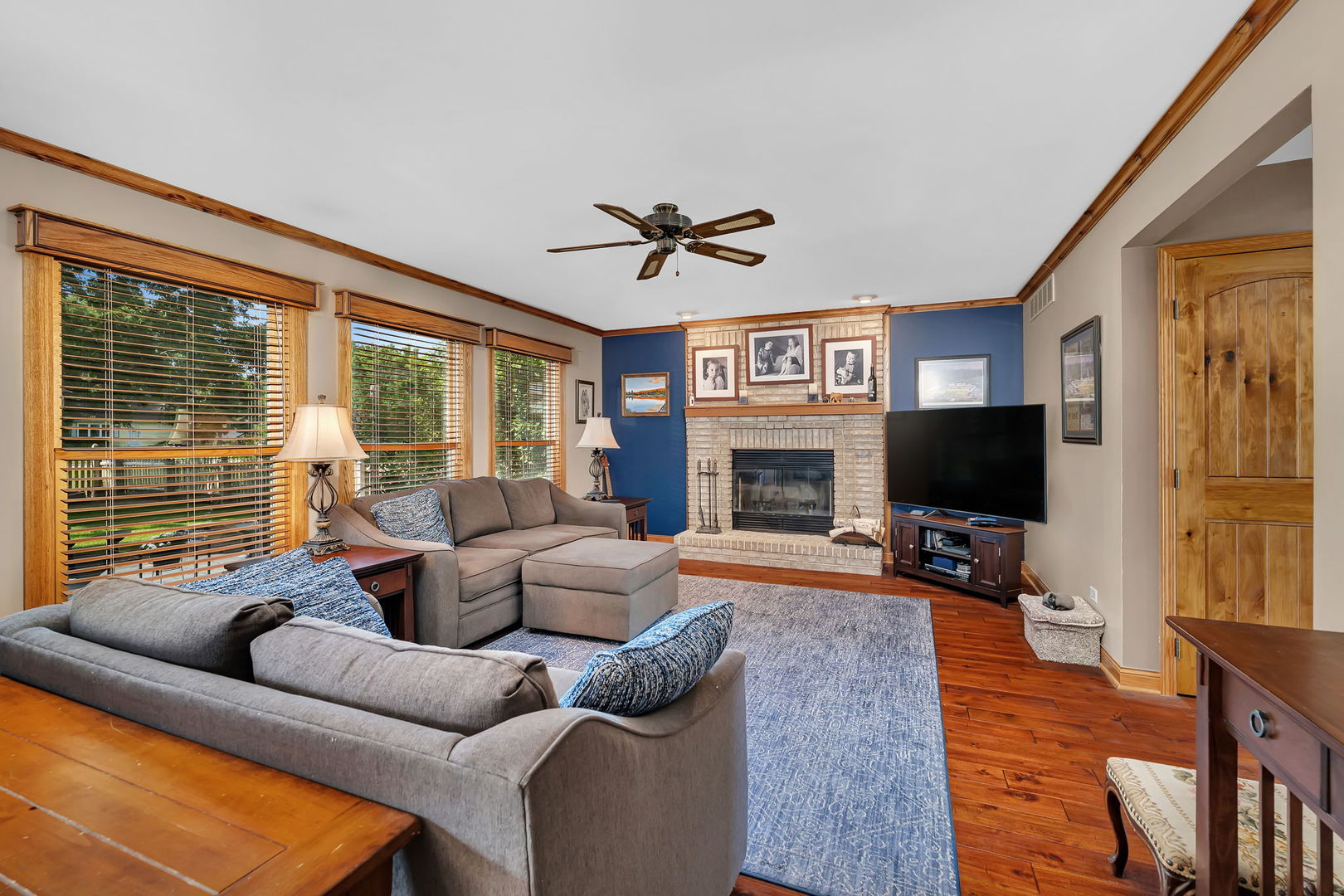 24221 Brown Lane Property Photo 6