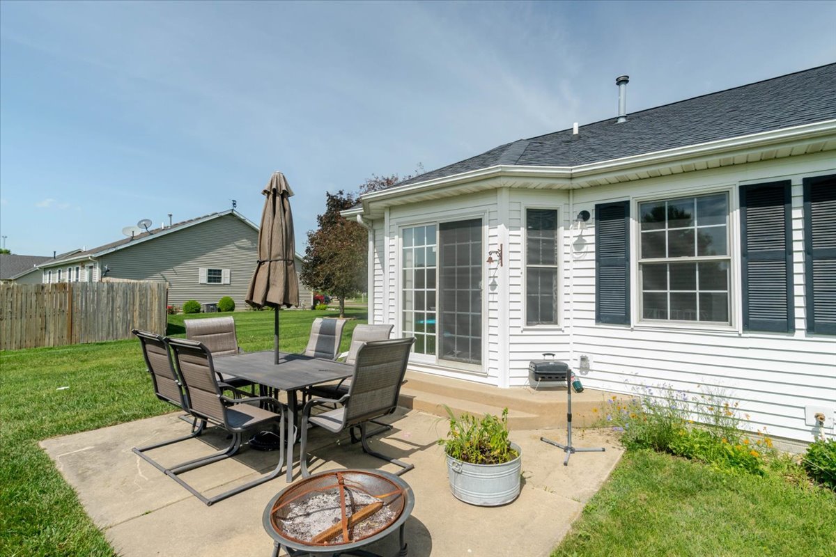 412 Sunset Drive Property Photo 3