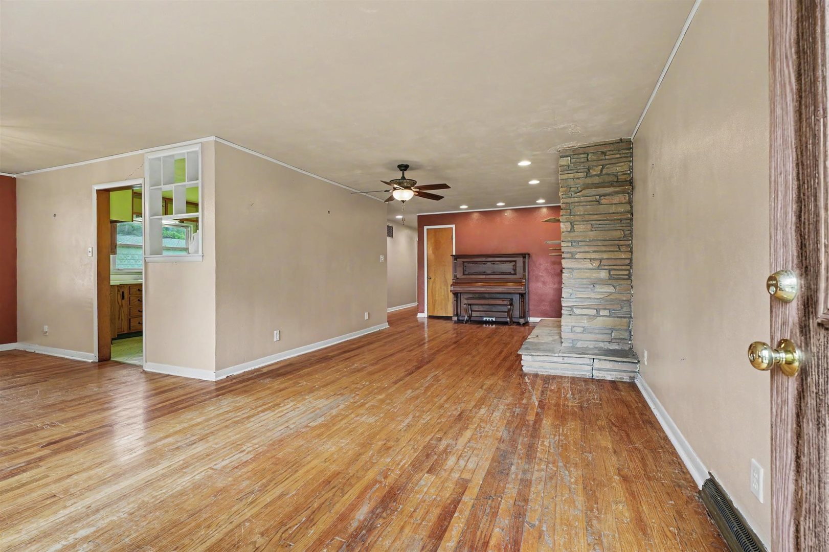 12693381 Property Photo 2