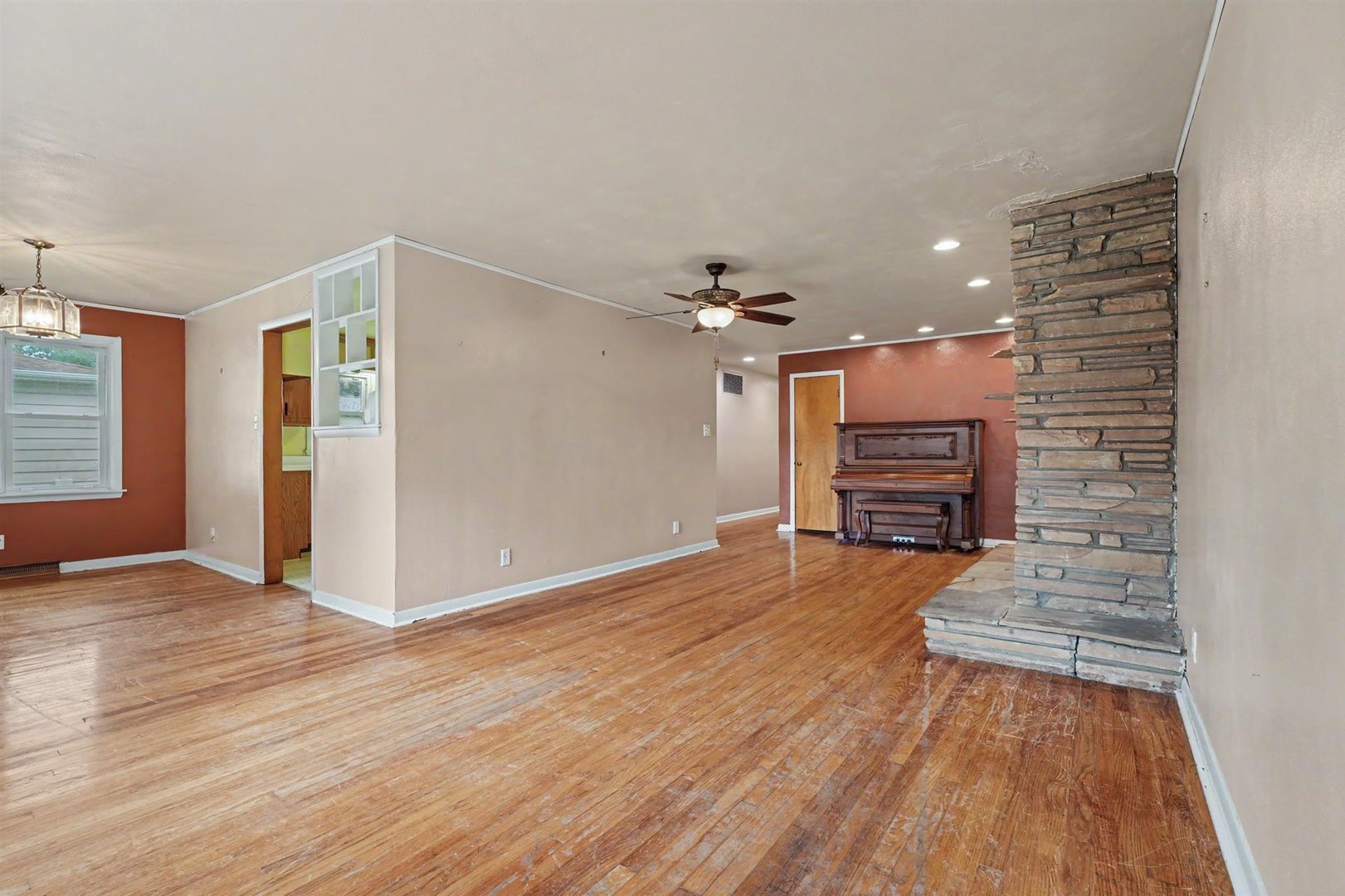 12693381 Property Photo 3