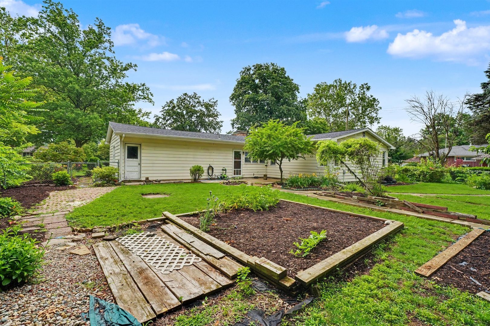 12693381 Property Photo 25