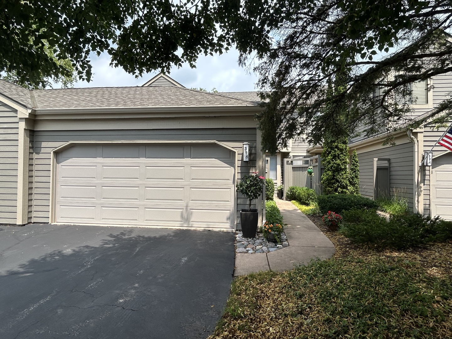 398 White Oak Lane Property Photo 1