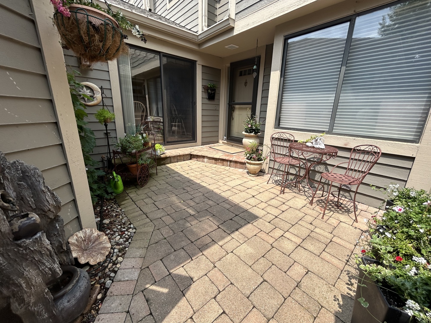 398 White Oak Lane Property Photo 4
