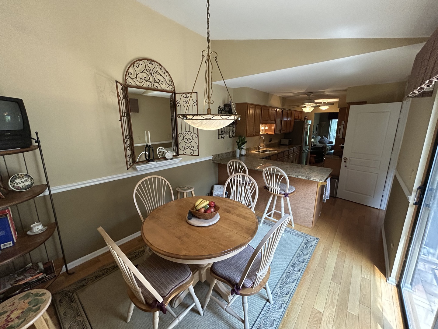 398 White Oak Lane Property Photo 6