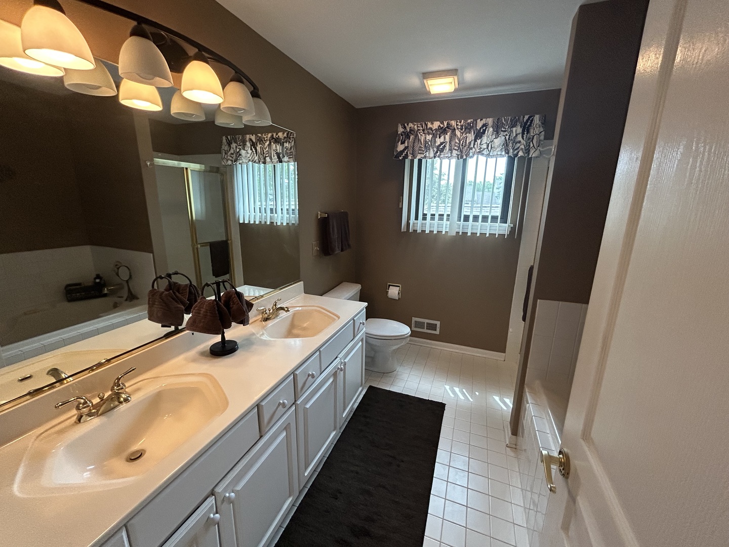 398 White Oak Lane Property Photo 17