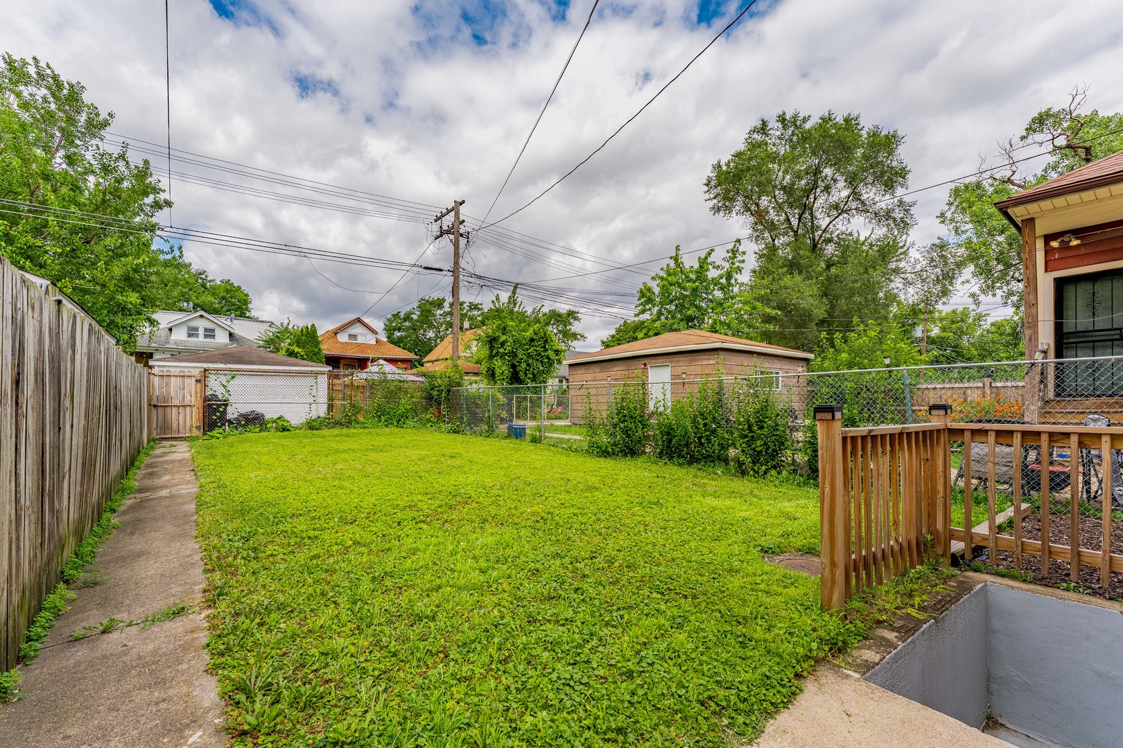 8836 S Carpenter Street Property Photo 30
