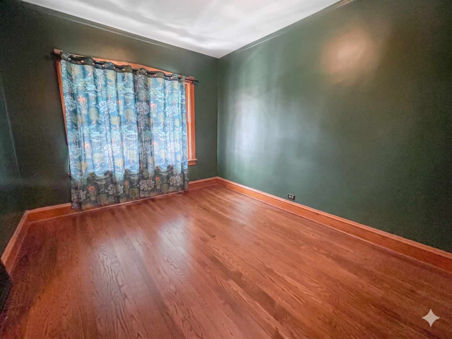 2719 Euclid Avenue Property Photo 3