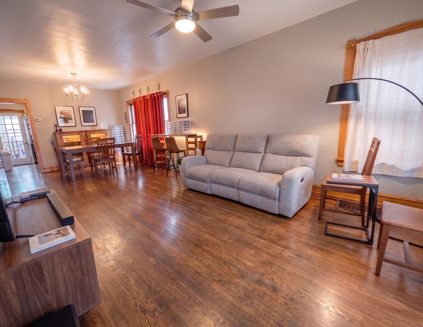 2719 Euclid Avenue Property Photo 6