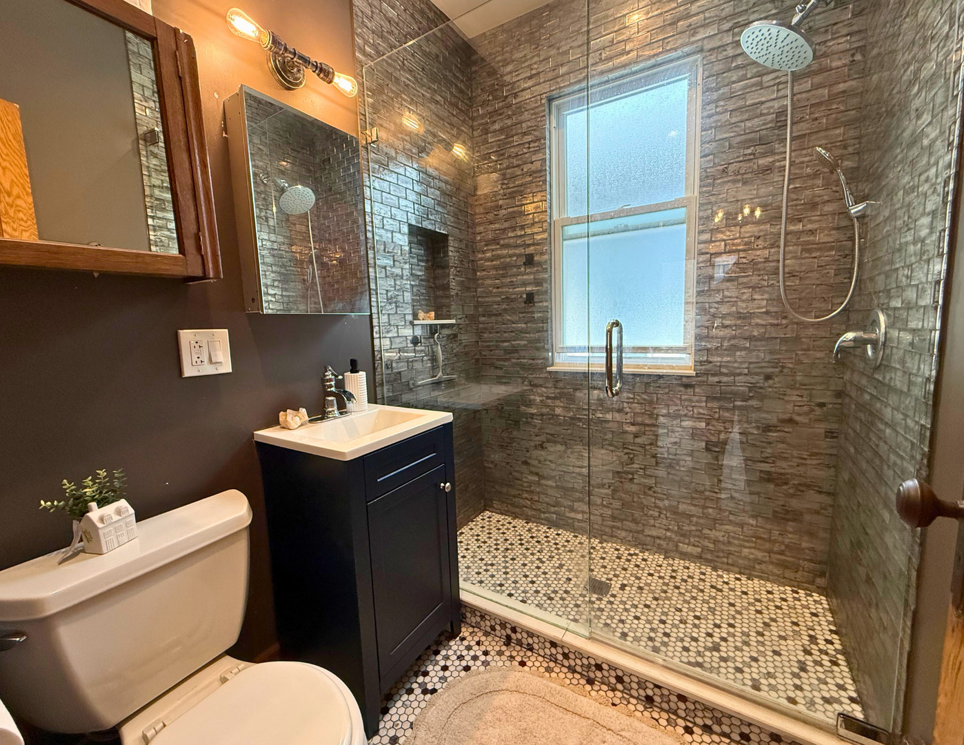 2719 Euclid Avenue Property Photo 7